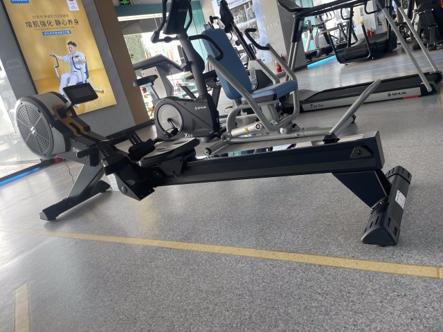 劃船機(jī).jpg 劃船機(jī).jpg